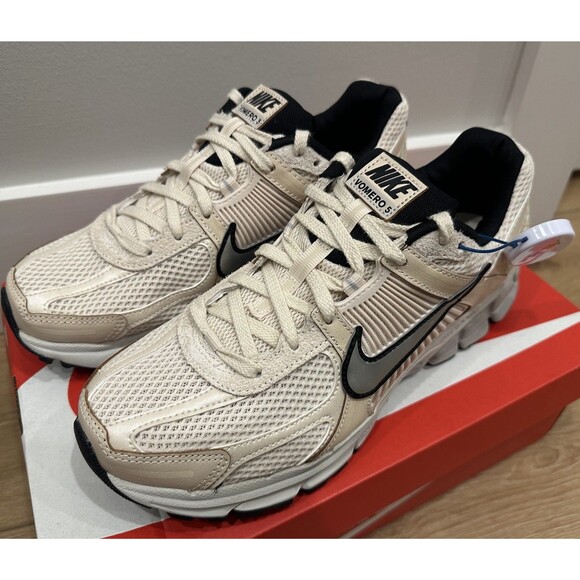 Women’s Nike Zoom Vomero 5 Running Shoes Pearl White/Chrome Light Bone 10 NIB! - Picture 9 of 16